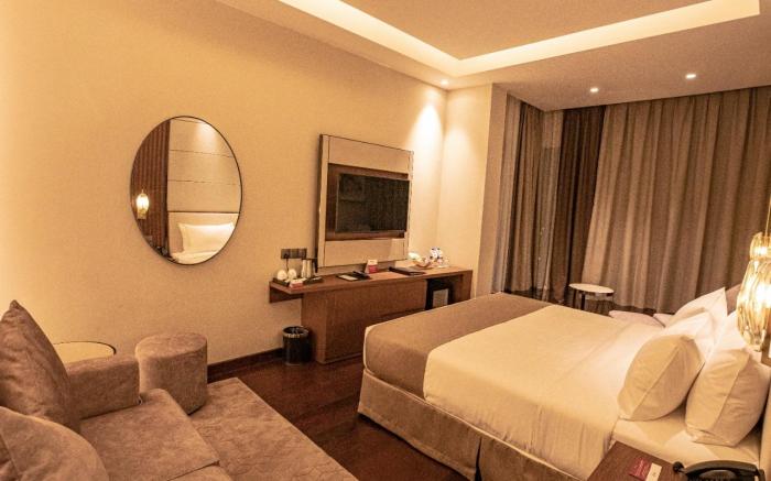 Best Western PLUS Runway