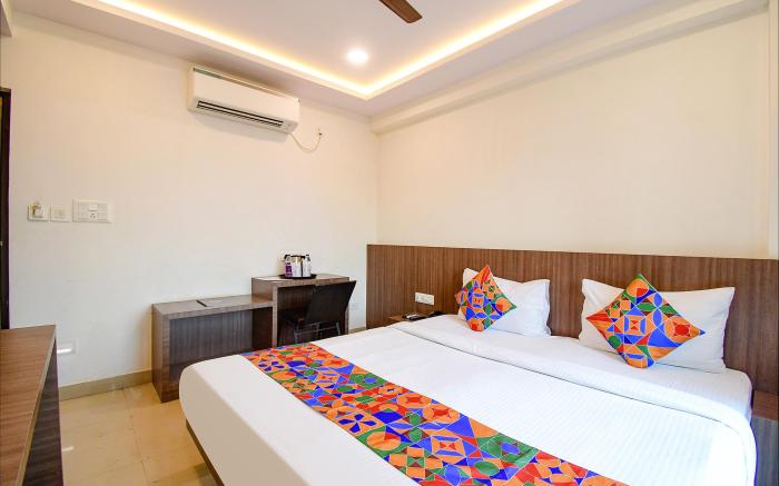 FabHotel Kzar Select - 2km from Park Street
