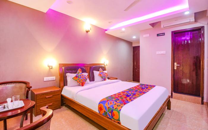 FabHotel Turning Point - Nr. Ulsoor Lake