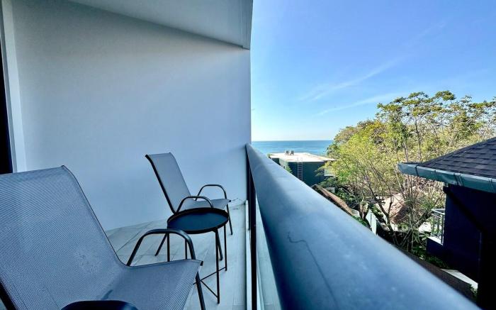 Escape Condomonium Beachfront Suite Studio - E147