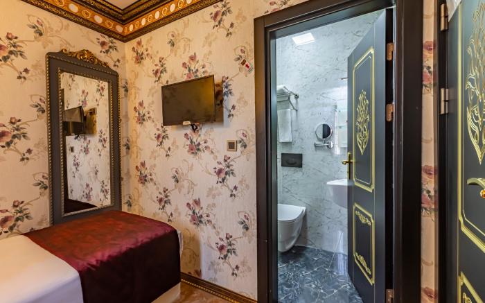 Laleli Blue Marmaray Hotel