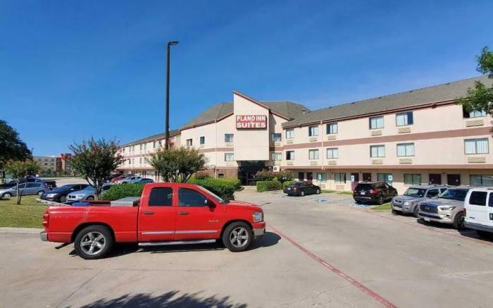 Plano Inn & Suites