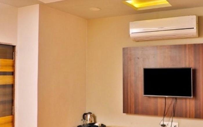 Hotel Tak International