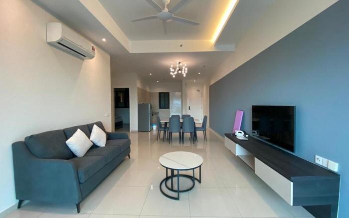 Ong Kim Wee 3BR Condo NearJonker 1002 By I Housing