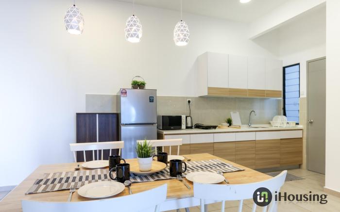 Atlantis 2BR 8Pax Condo In City 1208 | I Housing
