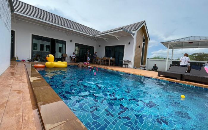 JR POOL VILLA