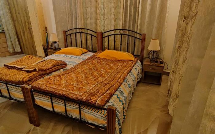 Private Cottage near Mall Road + Mountain View