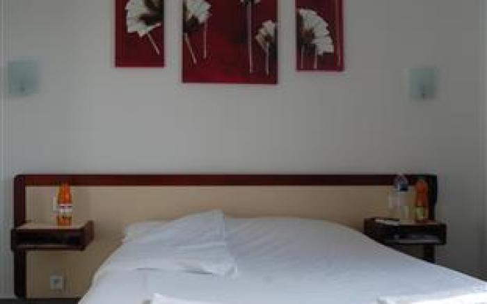 Riviera Hotel