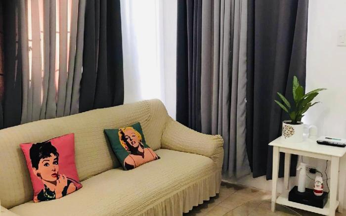 Modern Cozy 3BR Vacation House along Tagaytay Rd 