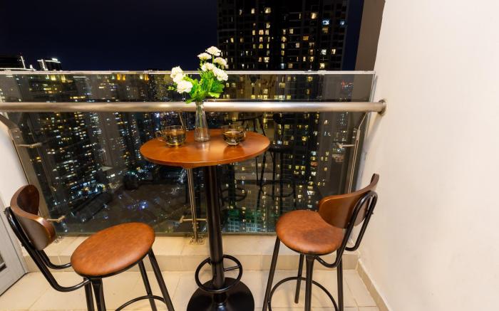 VINHOME APT nice view free pick up