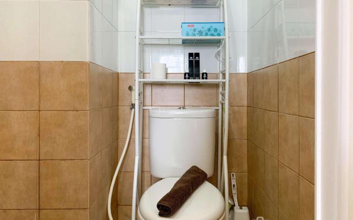 Modern Comfort 2BR Green Pramuka City By Travelio