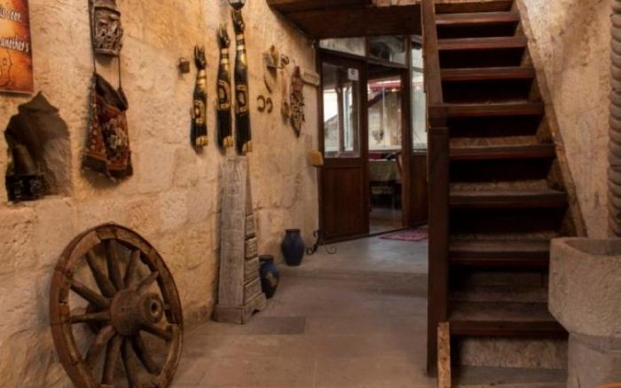 Cave Art Hotel