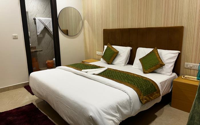 Roomquet Comfort Inn