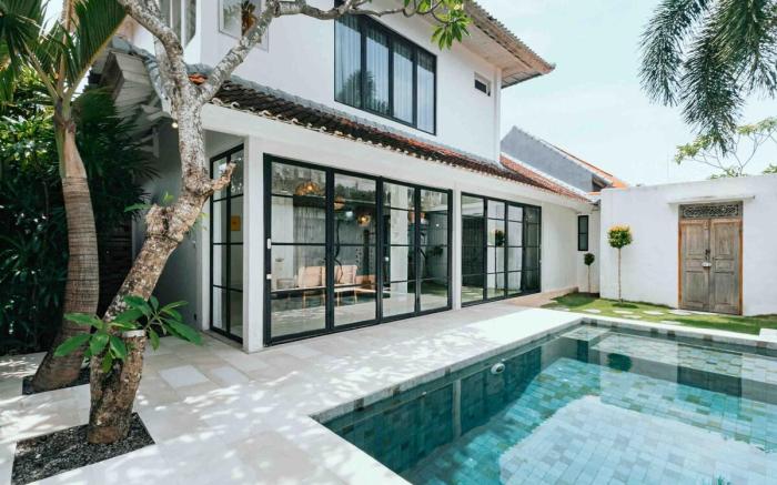 Modern Villa in Seminyak Shopping n Eat Street