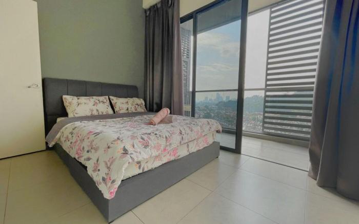 Stylish 4BR - 8pax Near Sunway & Midvalley 中文房东