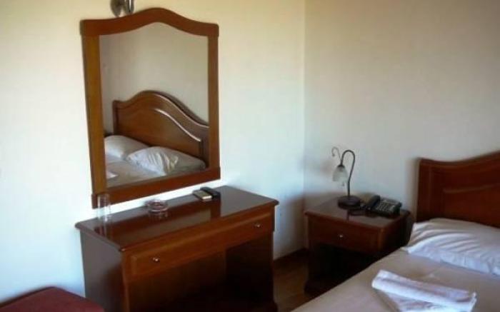 Kaiafas Lake Hotel