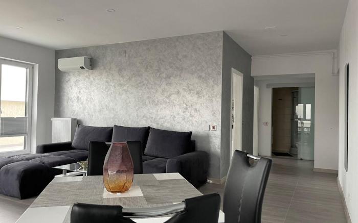 Unique Penthouse Lakeview W19