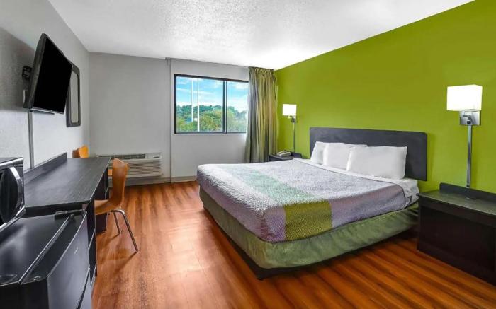Travelodge by Wyndham Vernon CT