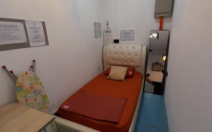 Co.Living Hostel Bandar 