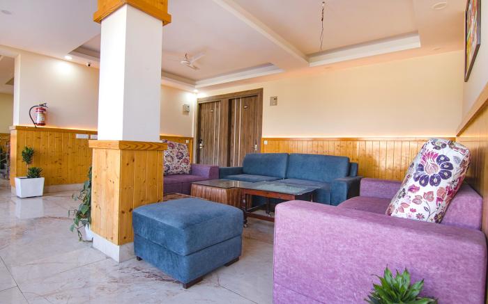 FabHotel Maira