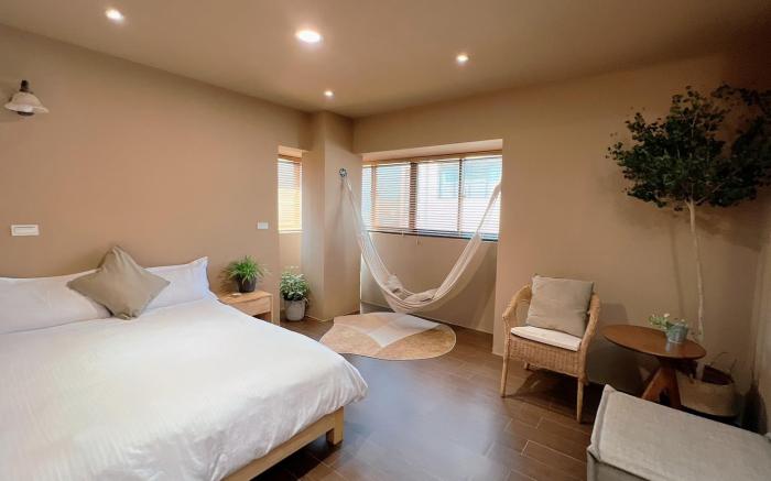 Season B&B - Western House