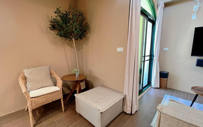 Season B&B - Western House