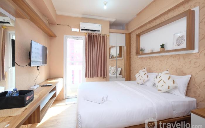 Fancy Studio at Green Pramuka City By Travelio