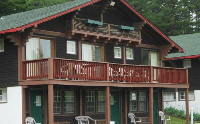 Swiss Chalets Village Inn
