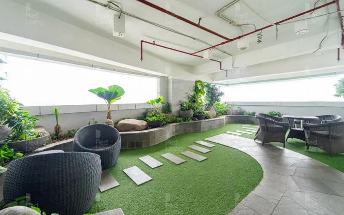 RedLiving Apartemen Grand Kamala Lagoon - Icha Rooms Tower Barclay South with Netflix