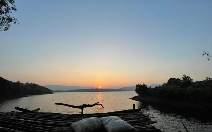 Calmshet Farmstay Lakeview Room 1 with 3 meals 