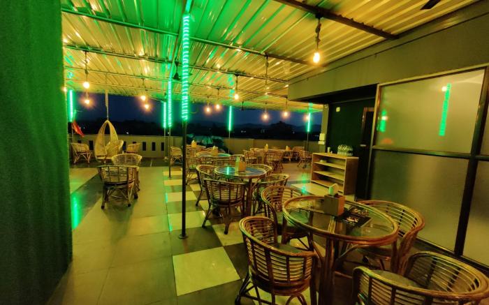 Hotel Townhouse at Udaipur City Railway Station