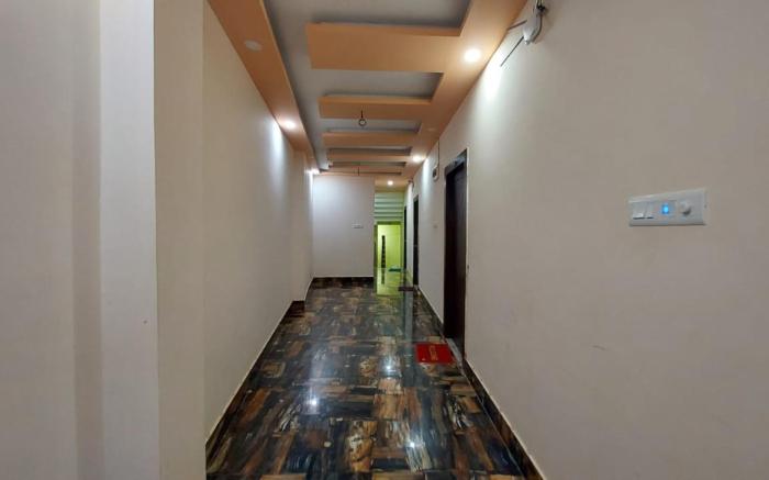 Goroomgo M S M Residency Puri - Near Sea Beach