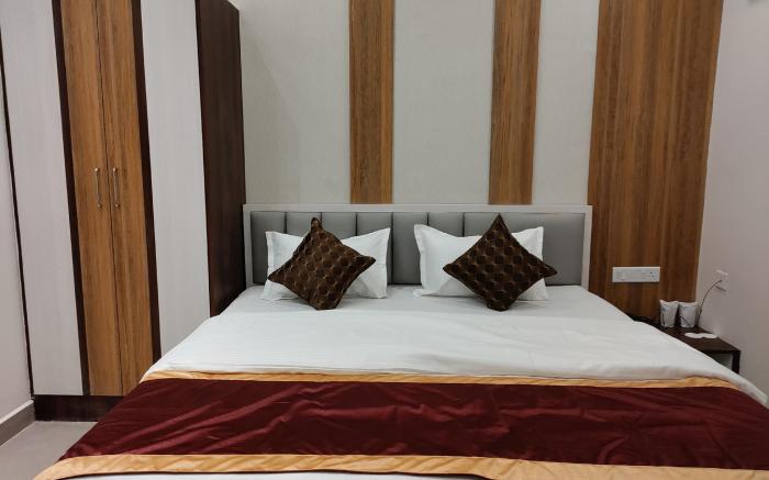Royal Rooms and Banquet