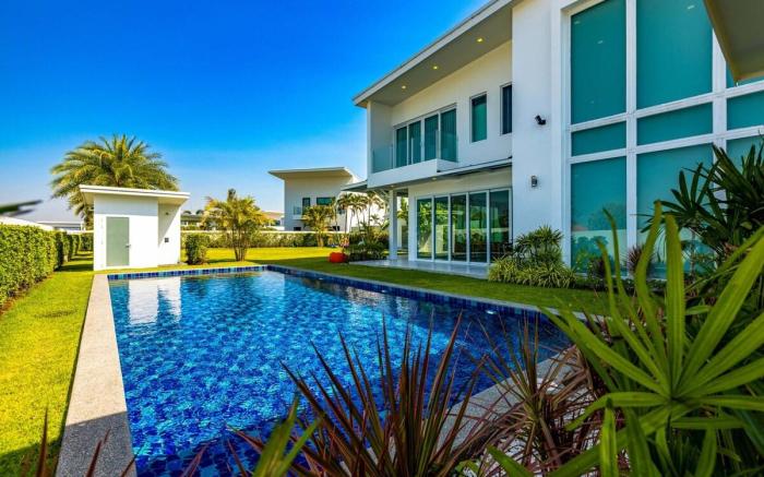 Modern 3 bedroom Pool Villa (PG19)