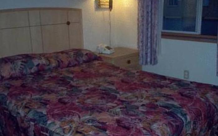 Blue Falls Motel