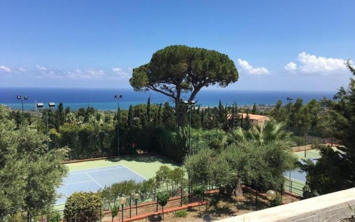 Apulia Hotel Borgo Torre Artale