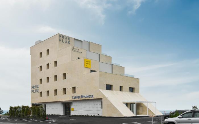 Flux Flux Hotel