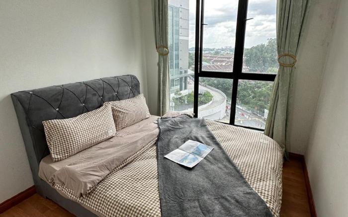 A0604 Platino 2BR ParadigmMall Netflix By STAY