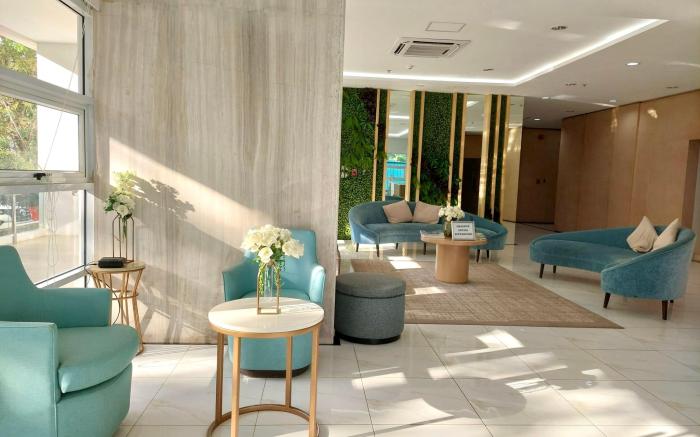 Cozy and Elegant Condo at The Heart of The City