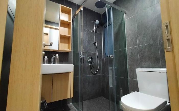 Studio 50mShopping Mall Subway RooftopPool