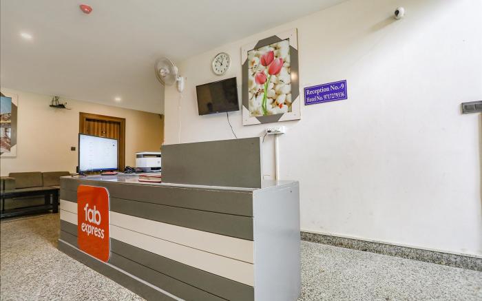 FabHotel F9 Sector 58