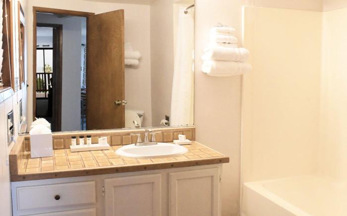 La Jolla Cove Suites