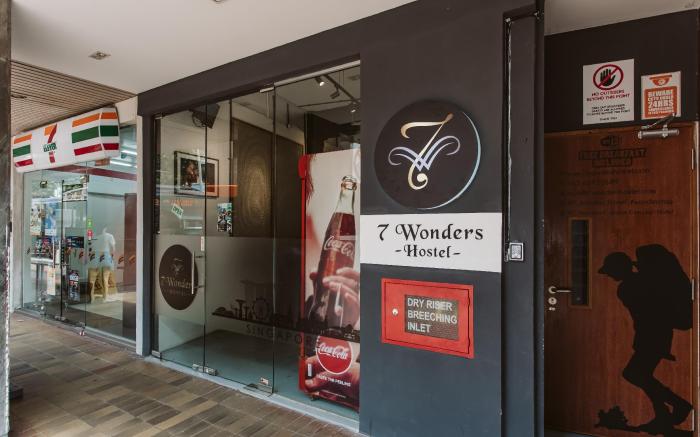 7 Wonders Hostel Boat Quay