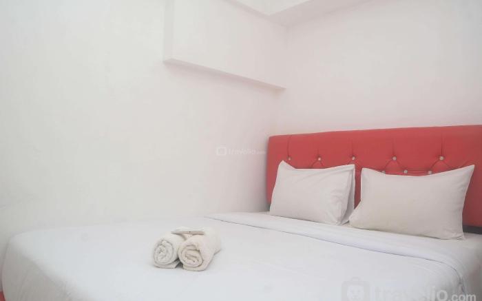 Cozy & Nice 1BR Bassura City Apartment By Travelio