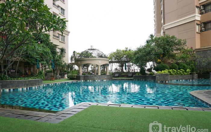 Homey 2BR Mediterania Marina Ancol By Travelio