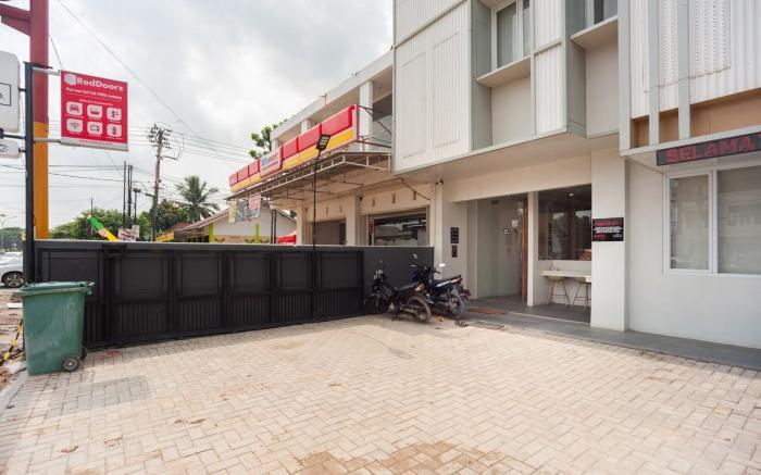 RedDoorz Plus @ Eskole ITERA Lampung