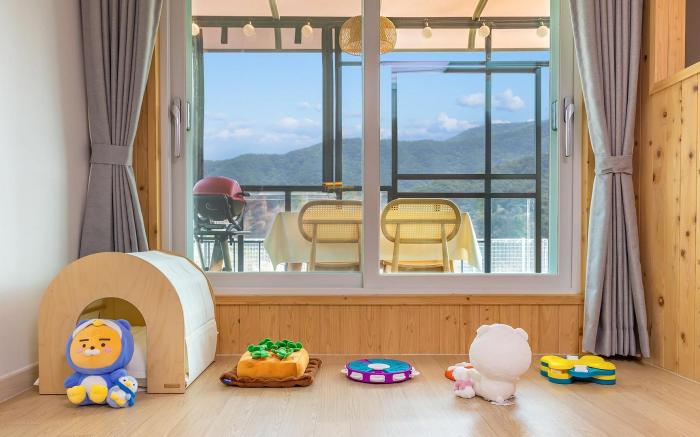 Gapyeong Dangdangi Dog Pension Purple