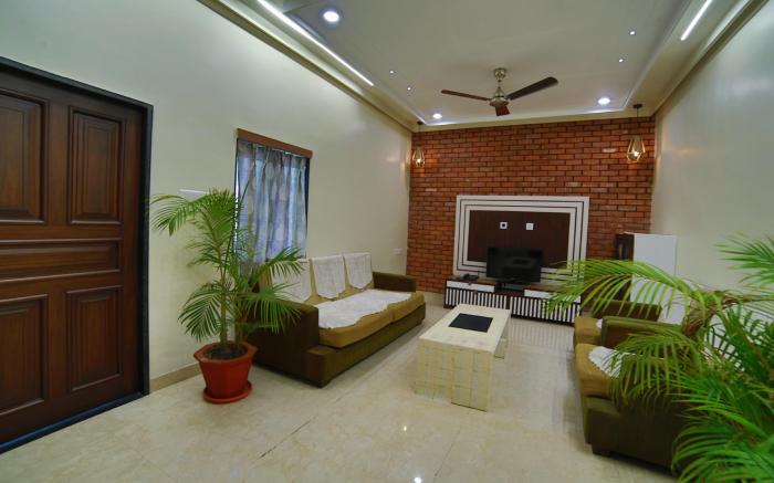 Mid Town Inn ( Nakki Lake 500 Metter )
