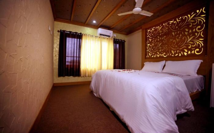 Kerala houseboat Alappuzha