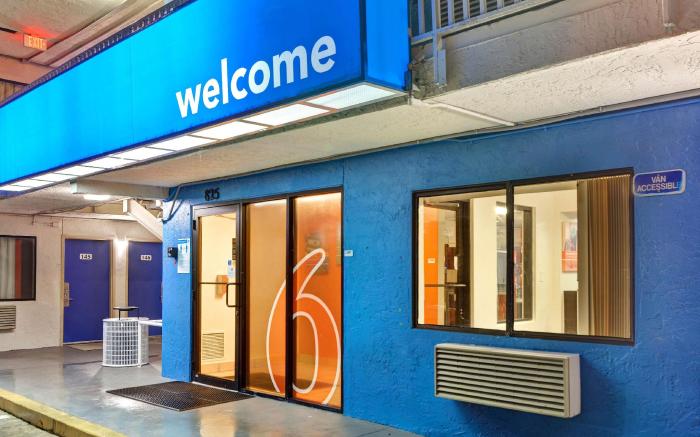 Motel 6 Dania Beach, FL